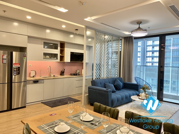 A luxurious condo apartment with 3 bedrooms for rent in Vinhomes Metropolis